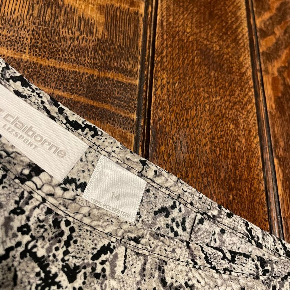 🦋 LIZ CLAIBORNE Animal Print Gray Black Skirt, size 14 - Picture 4 of 7